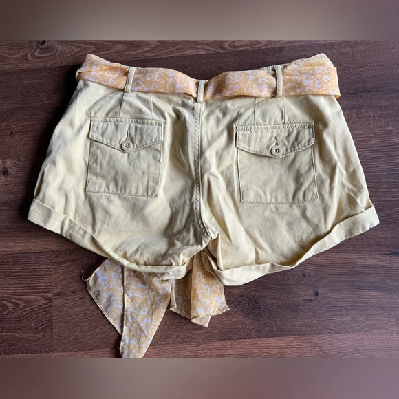 Vintage Stradivarius Yellow Shorts - Size 6 - Picture 2 of 4